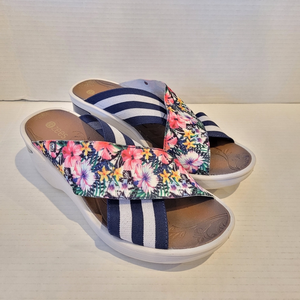 Bzees Shoes Wedge Sandals Straps Blue Floral Print Size 10 Tropical